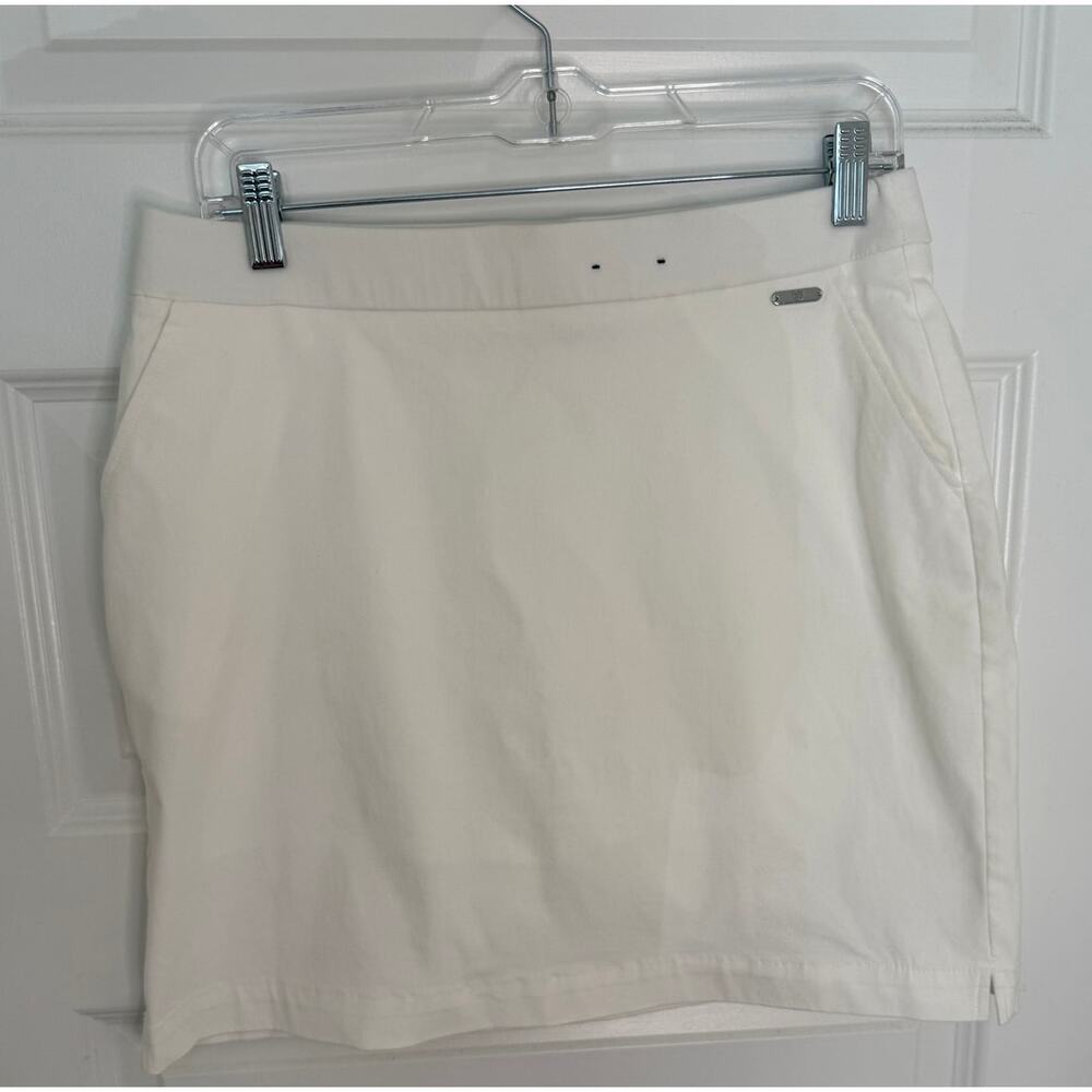 Rafaella White Lined Pull-On Skort with Logo Plate – Size Small